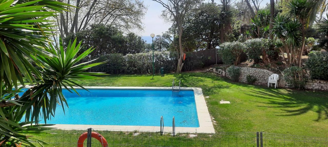 Bright Apartment Near The Beach And Barcelona By Train El Masnou Exterior foto