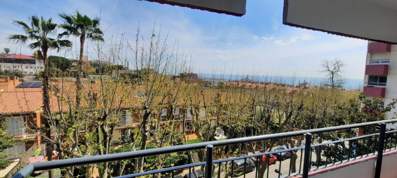 Bright Apartment Near The Beach And Barcelona By Train El Masnou Exterior foto
