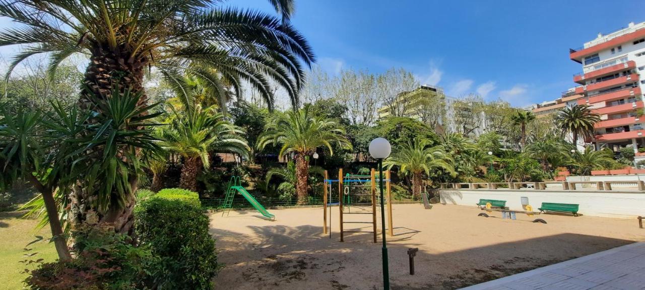 Bright Apartment Near The Beach And Barcelona By Train El Masnou Exterior foto