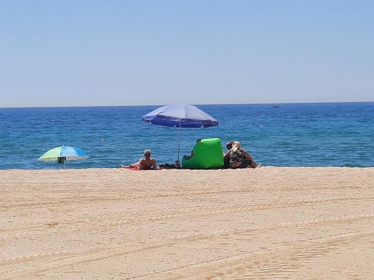 Bright Apartment Near The Beach And Barcelona By Train El Masnou Exterior foto