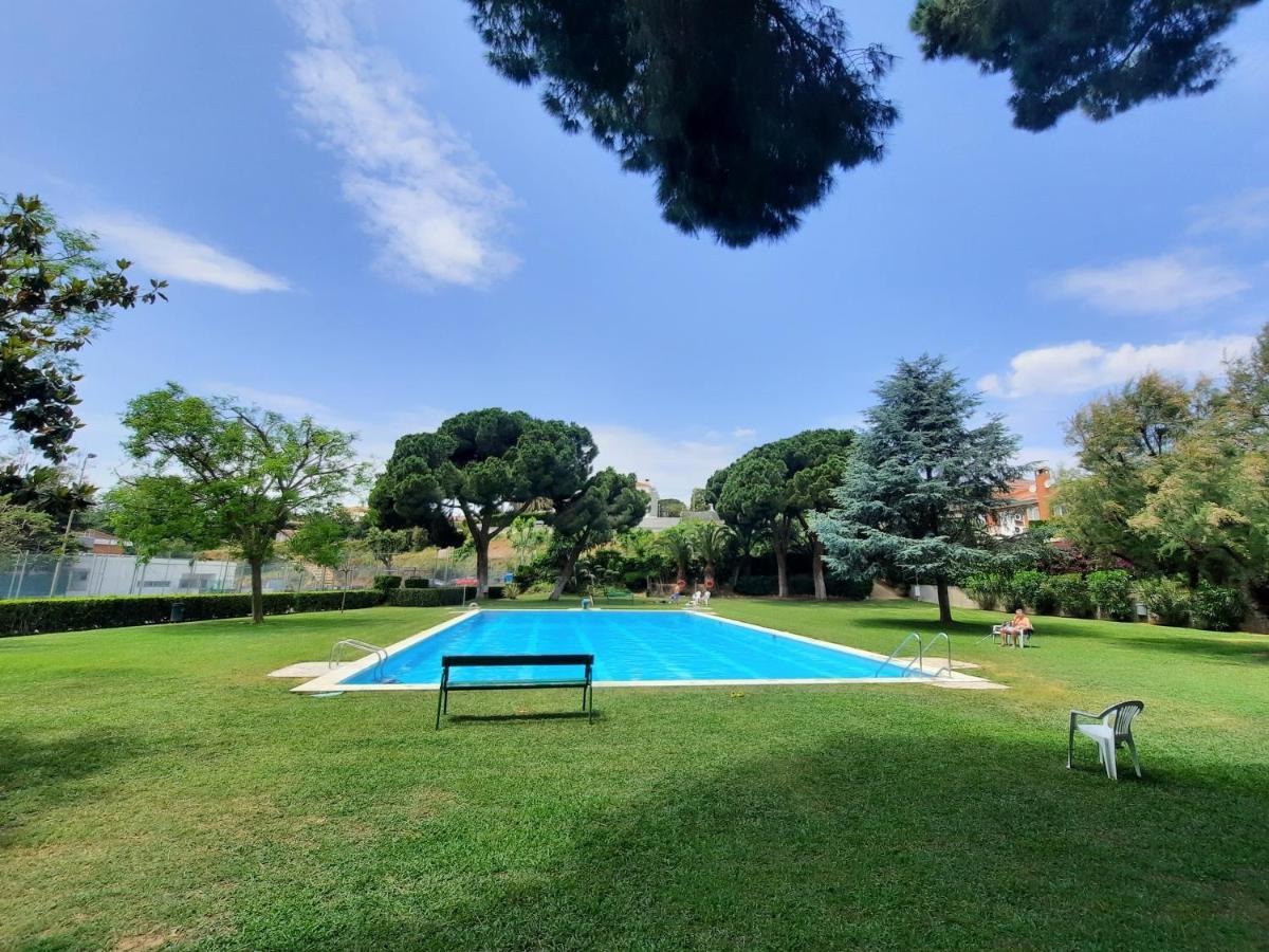 Bright Apartment Near The Beach And Barcelona By Train El Masnou Exterior foto