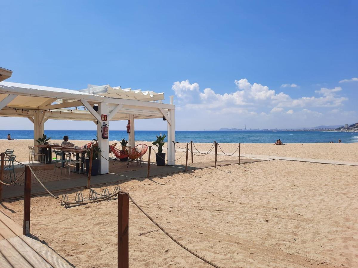 Bright Apartment Near The Beach And Barcelona By Train El Masnou Exterior foto